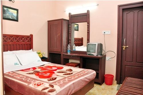 فندق Fabexpress Luminos Dwelling Ikka Nagar مونار المظهر الخارجي الصورة